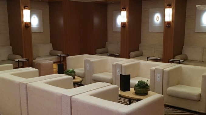 Review-Four Seasons Lanai Lounge Honolulu Airport