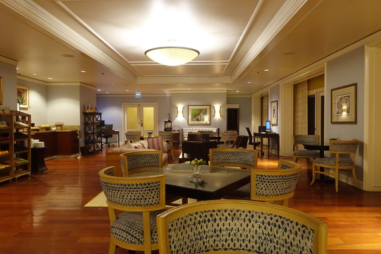 Ritz-Carlton Kapalua Club Lounge Review