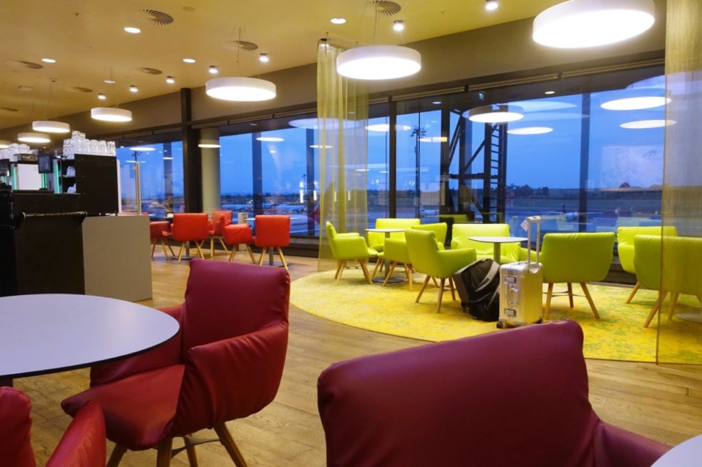 Austrian Business Lounge Vienna Review-Seating