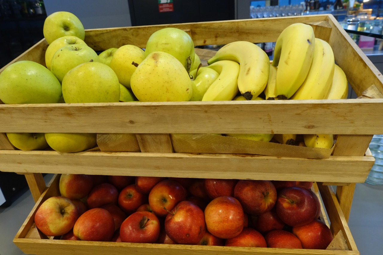 Apples and Bananas, Austrian Business Class Lounge Vienna Review