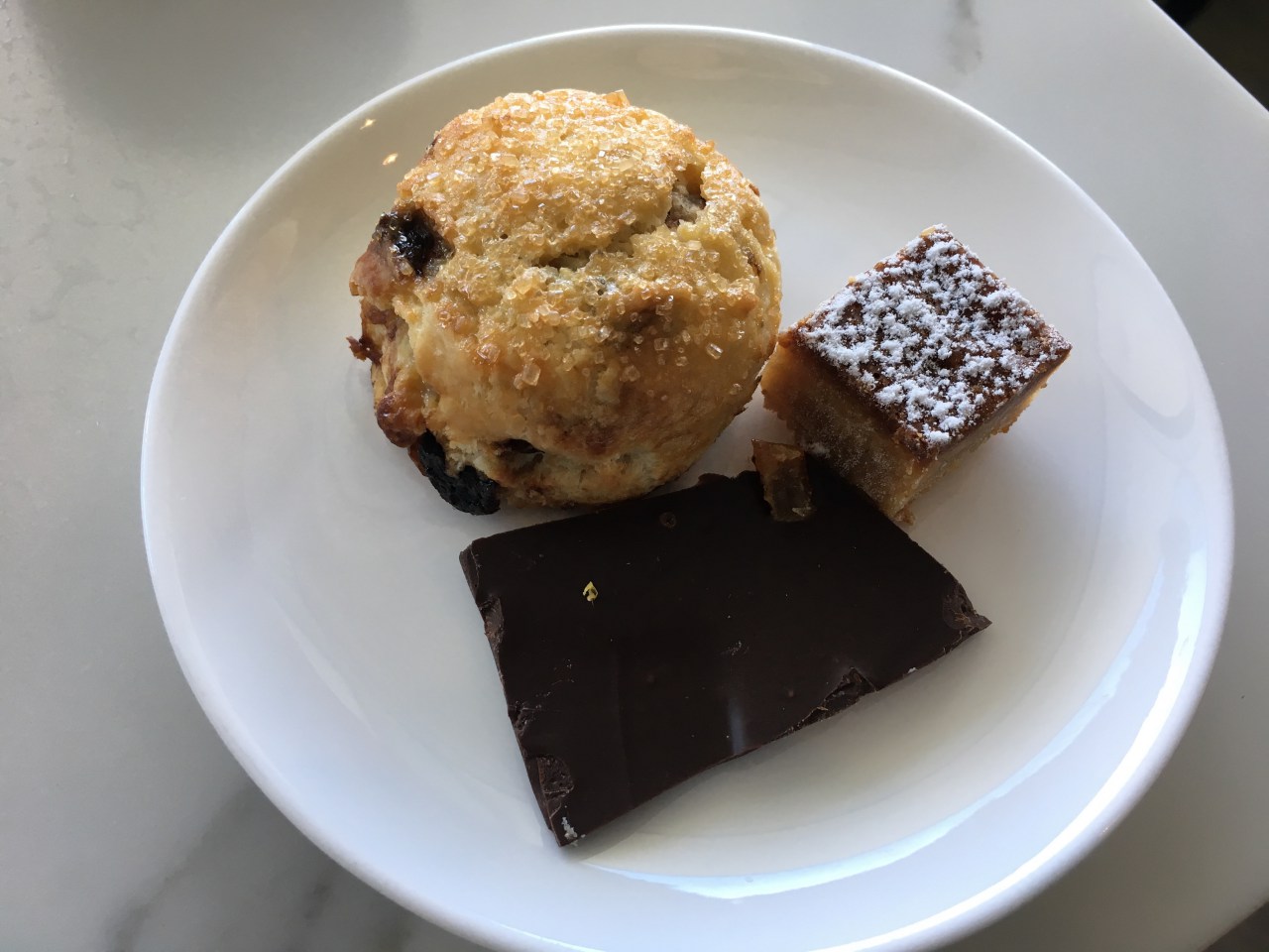 Chocolate and Scone, Fairmont Pacific Rim Gold Lounge Review