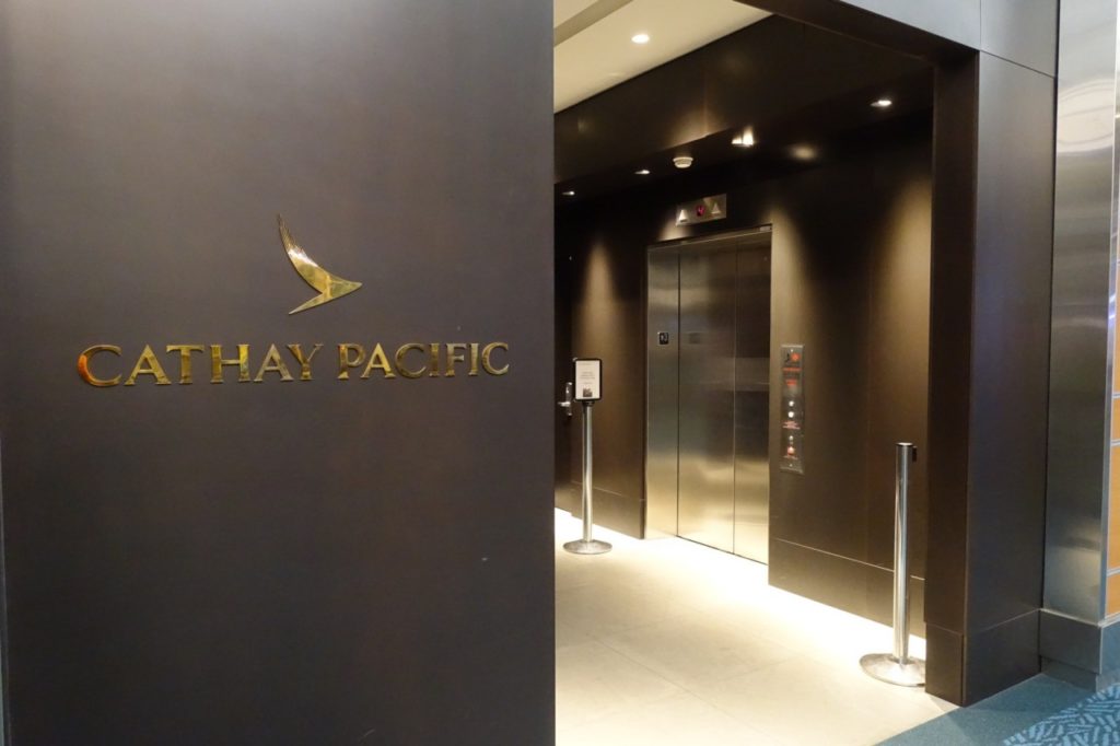 Cathay Pacific Vancouver Lounge Review