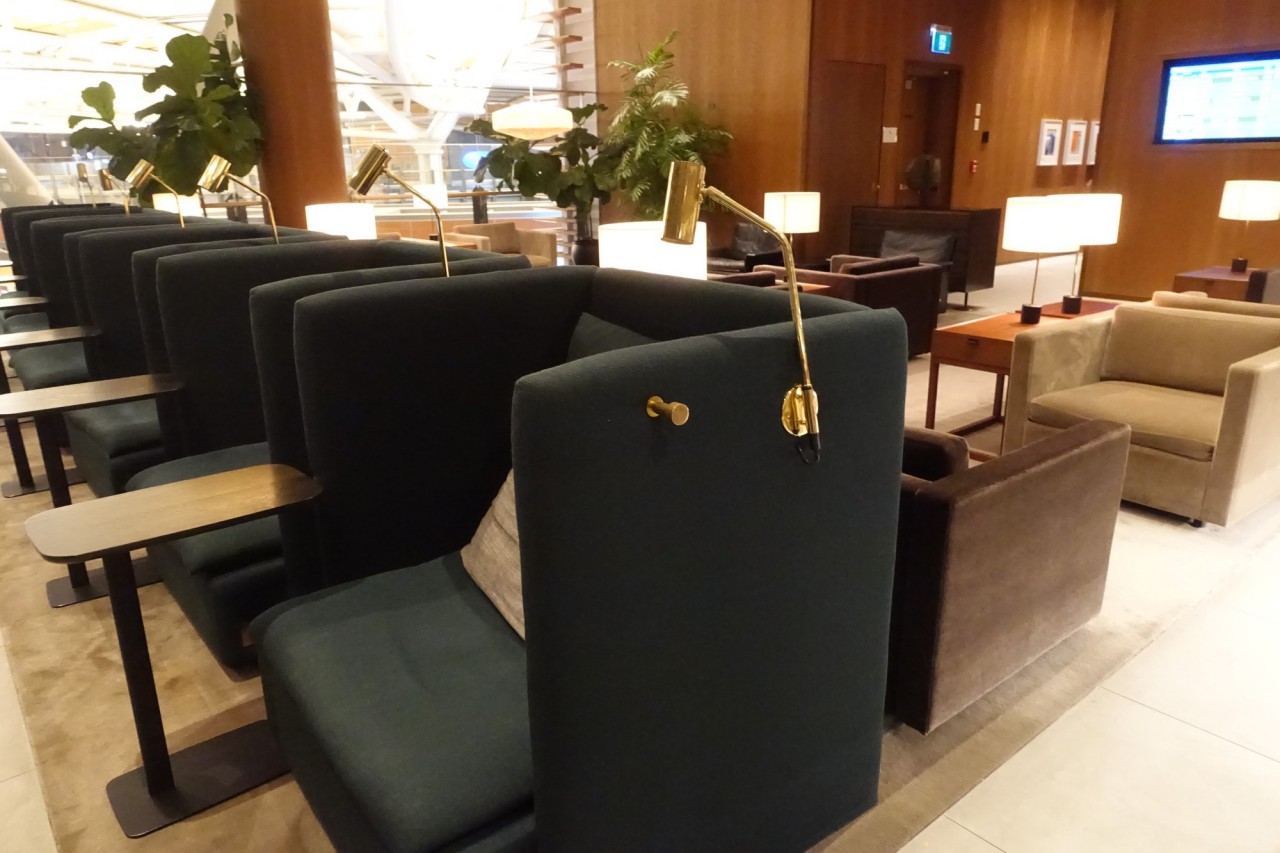 Review: Cathay Pacific First and Business Class Lounge, Vancouver Airport