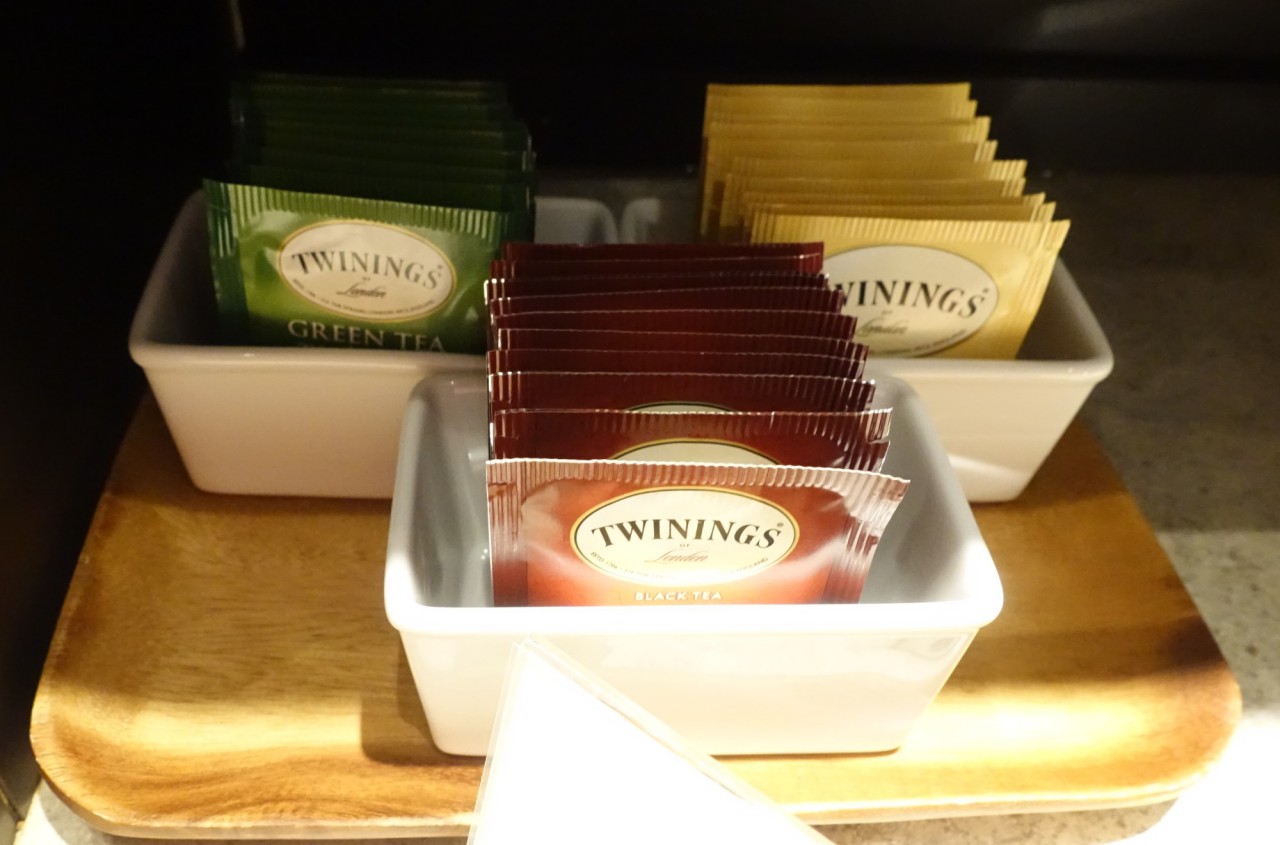 Twinings Tea, Cathay Pacific Vancouver Lounge Review
