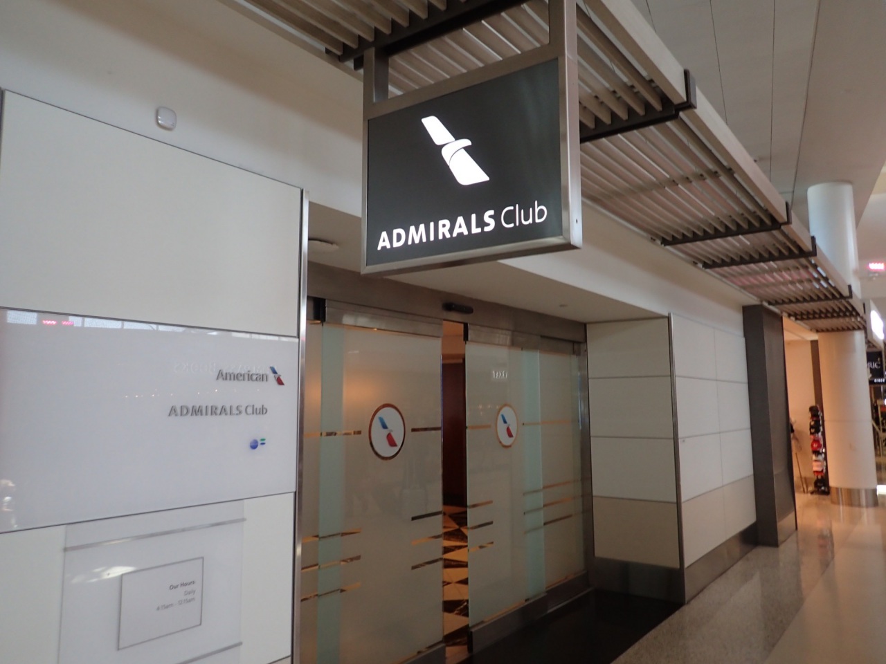 American Airlines Admirals Club Lounge SFO Airport Terminal 2