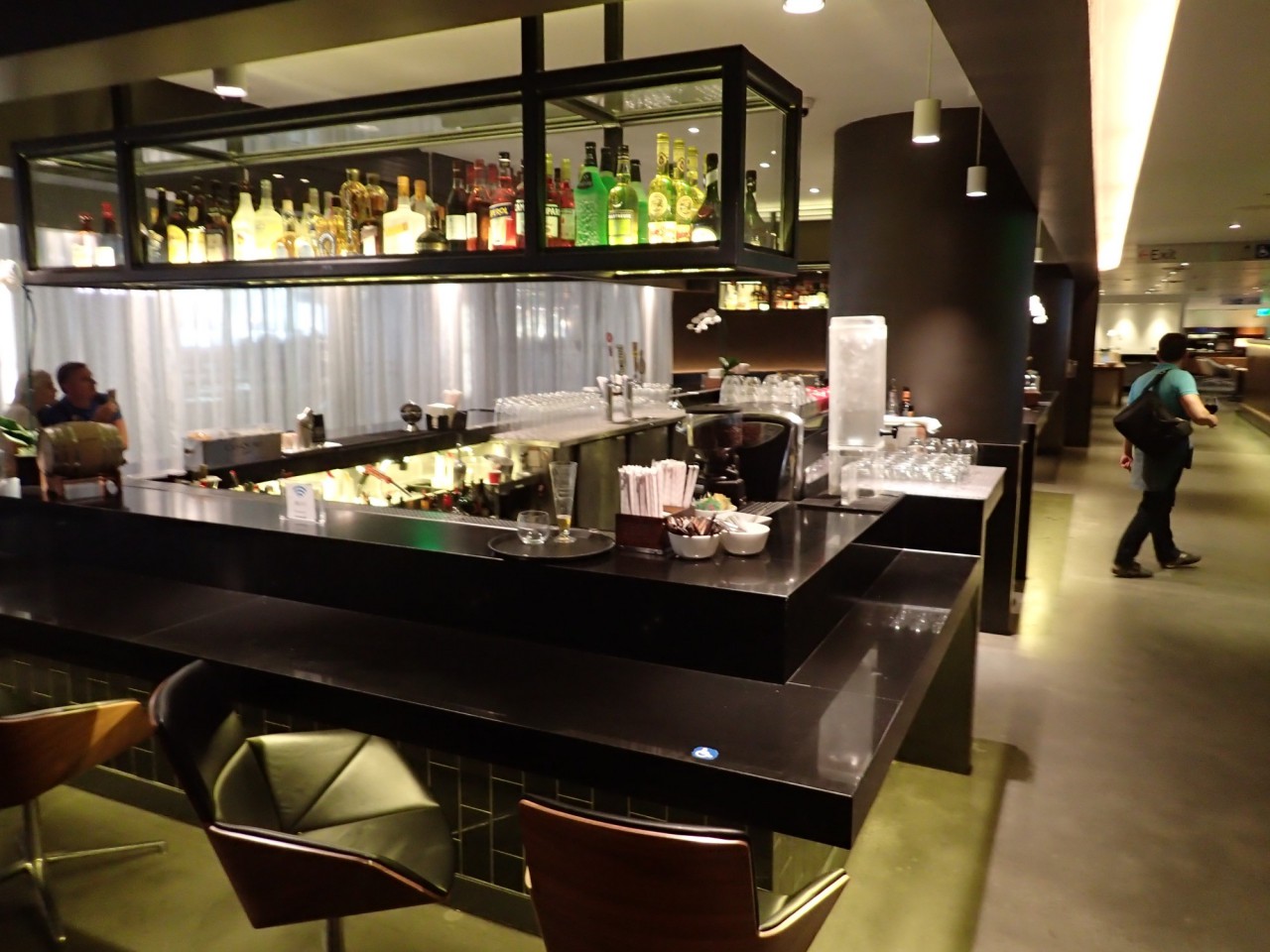 Oneworld Business Class Lounge LAX  Bar