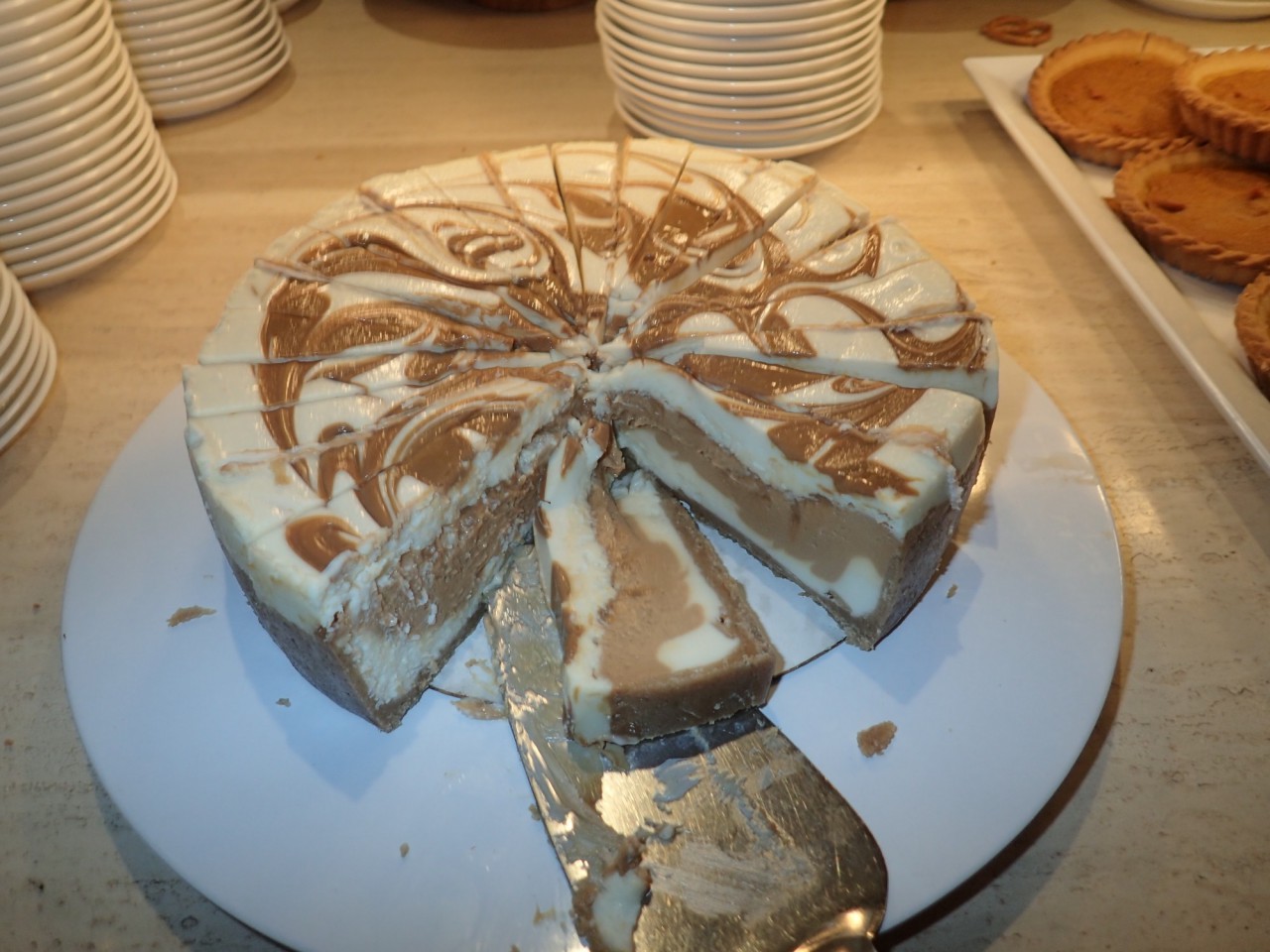 Marble Cheesecake, Oneworld Business Lounge LAX TBIT Review