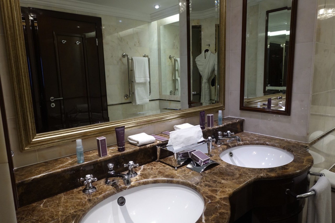 Ritz-Carlton Moscow Club Room Bathroom, Double Sinks