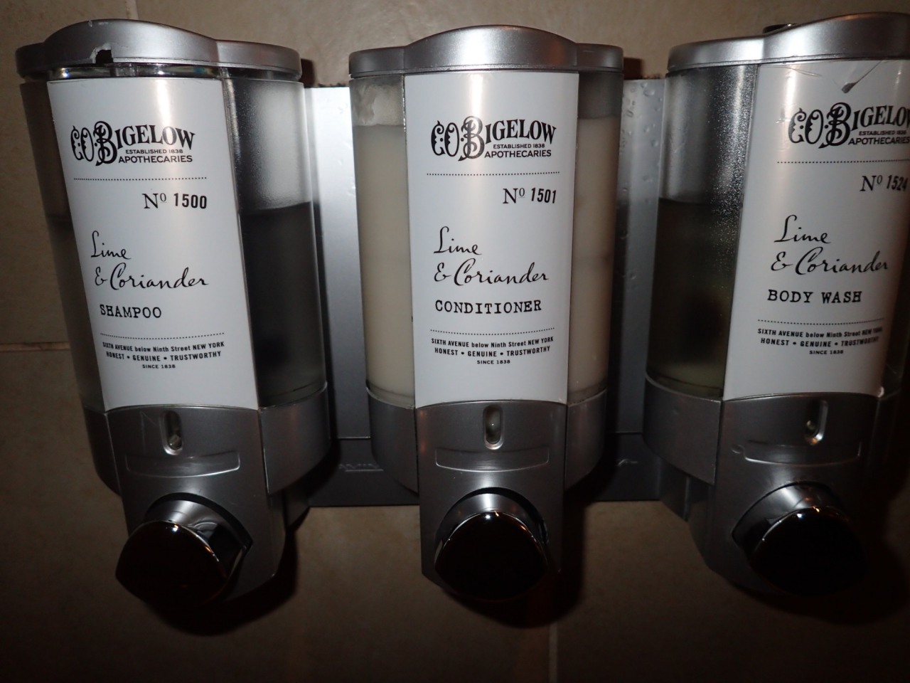 CO Bigelow bath products, American Admirals Club SFO Lounge Review