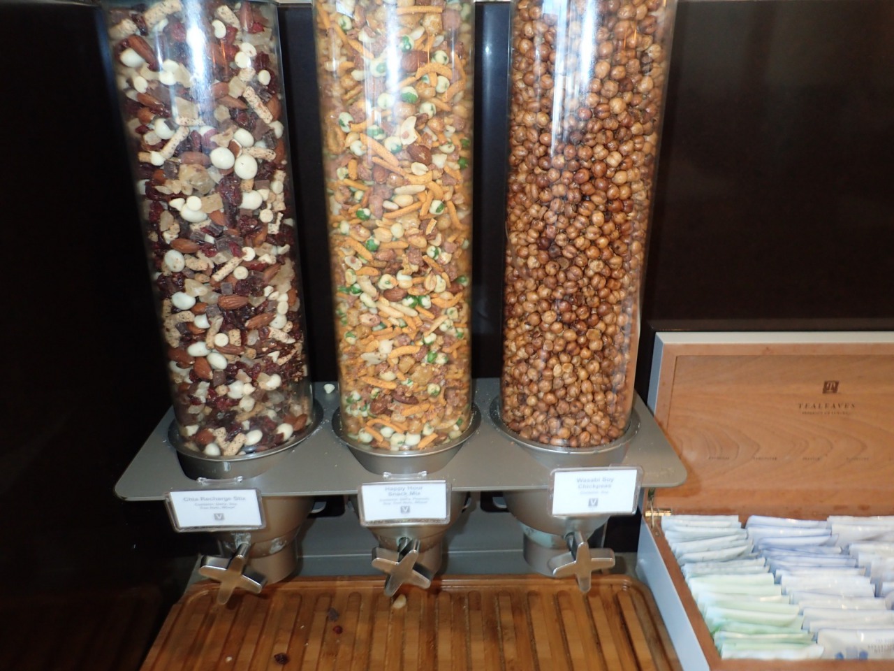 Snack mixes, American Admirals Club SFO Lounge