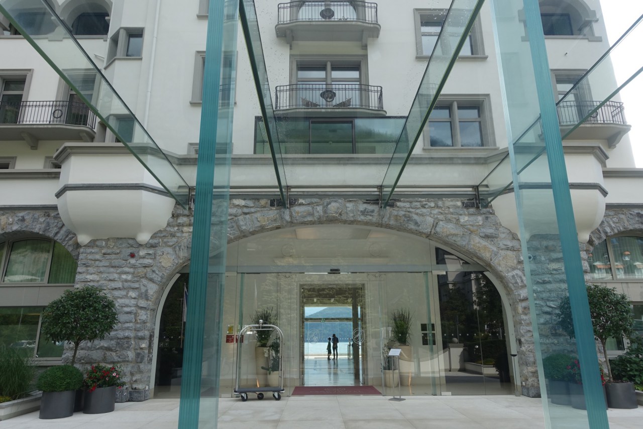 Park Hotel Vitznau Entrance