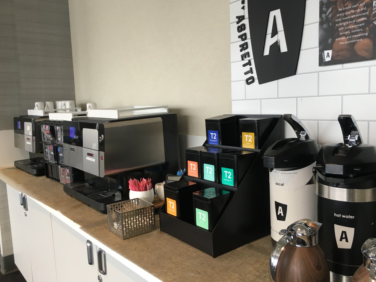 Coffee and Tea, The Lounge, Boston Airport Review