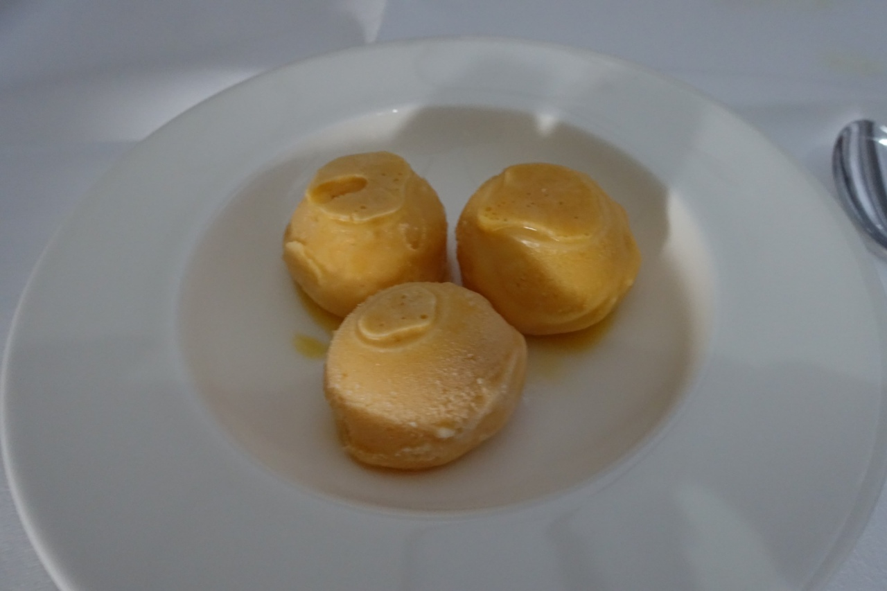 Apricot Sorbet, Lufthansa First Class Review