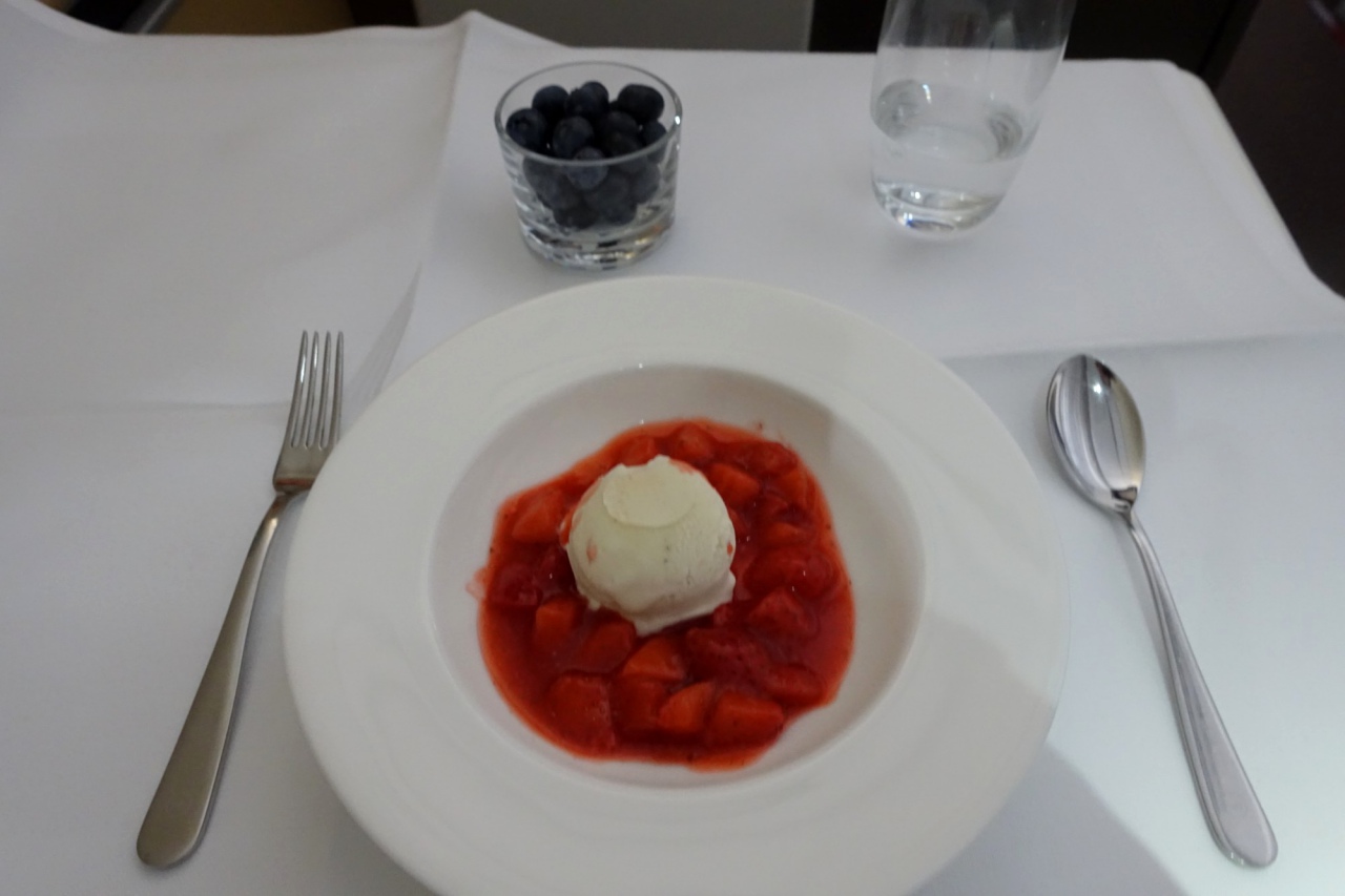 Strawberry Compote with Vanilla Ice Cream, Lufthansa First Class Review