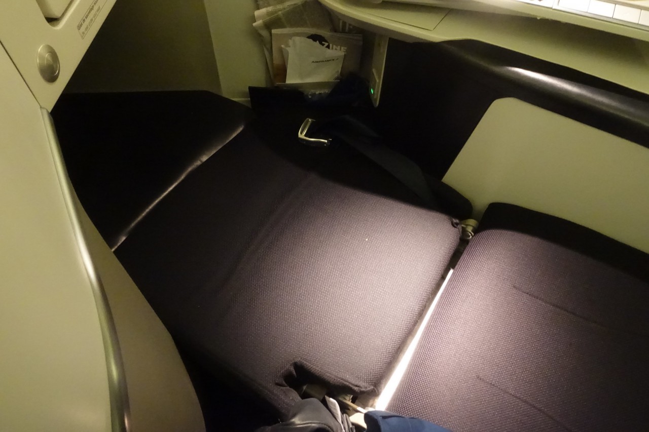 Air France 777 Business Class Review: Flat Bed