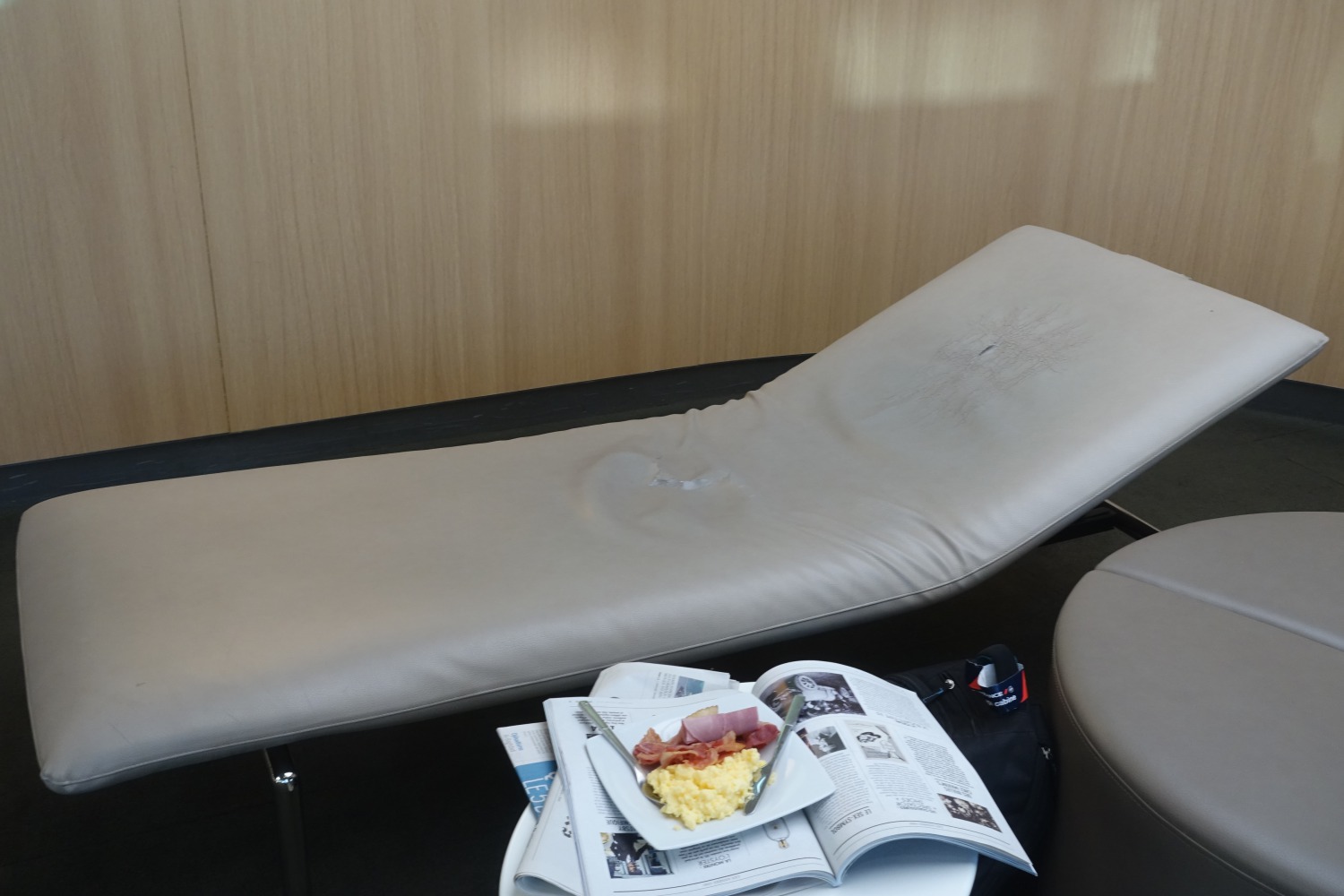 Review: Air France Lounge Paris CDG Terminal 2E Hall M Relaxation Area