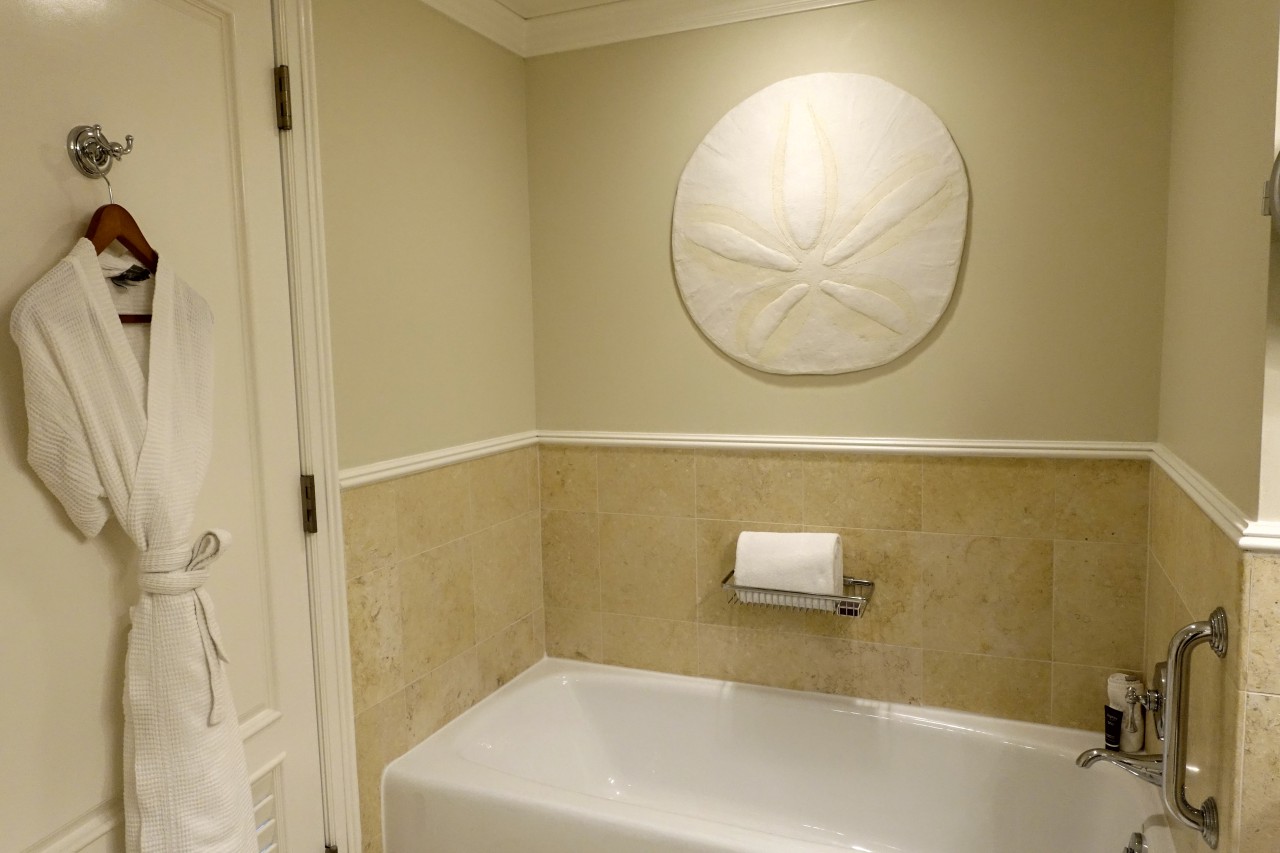 Ritz-Carlton Grand Cayman Review: Bathroom Soaking Tub