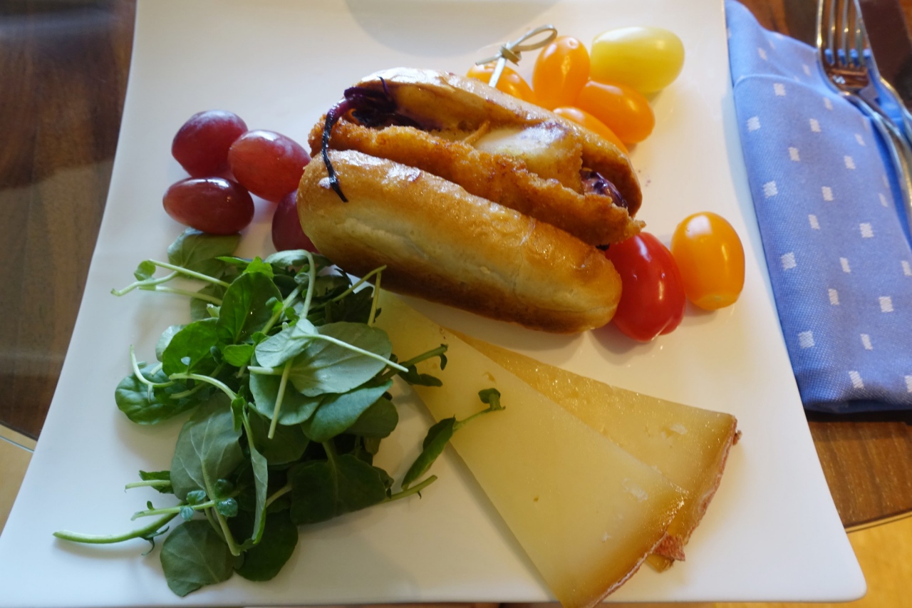 Lunch, Ritz-Carlton Grand Cayman Club Lounge Review