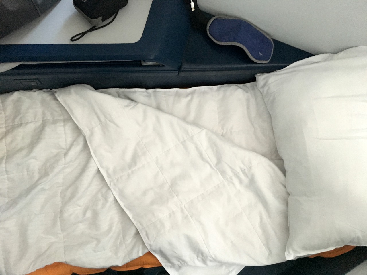 Delta One A330 Review: Flat Bed with Westin Heavenly Bedding