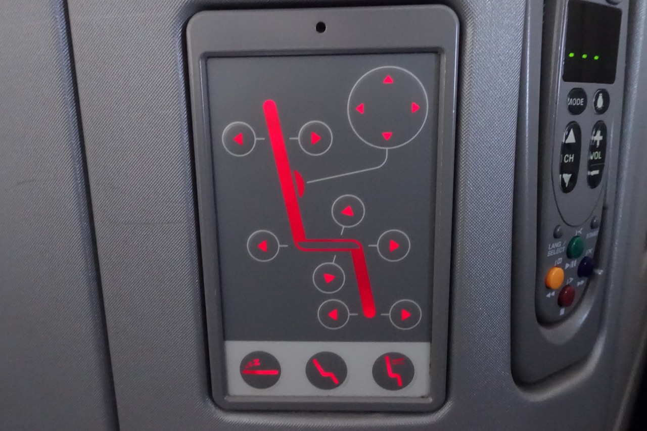 Delta One Seat Controls