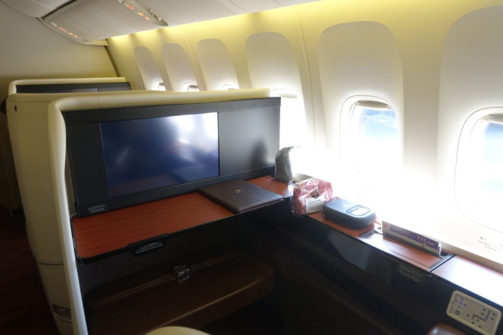 Review Japan Airlines First Class 777 300er