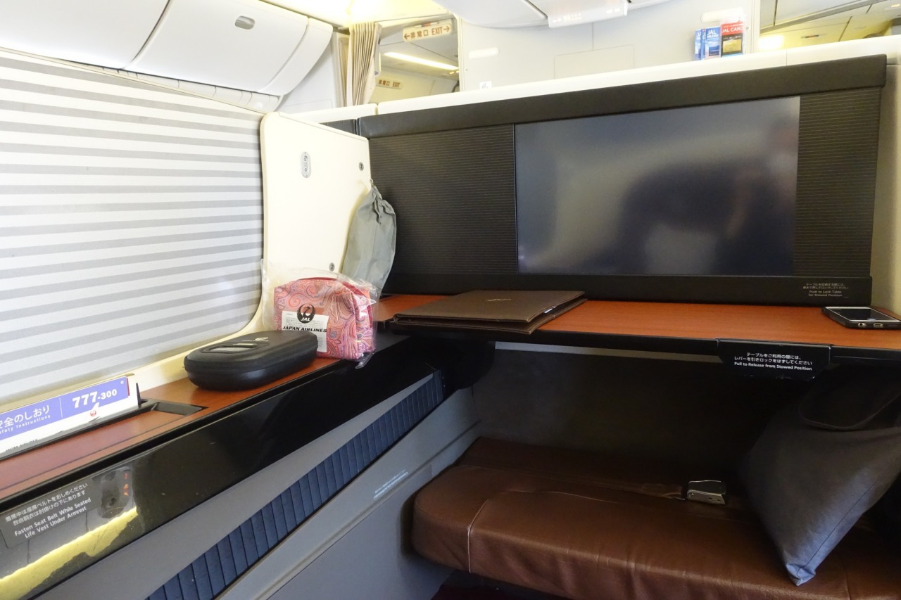 JAL First Class Review: IFE Screen and Table