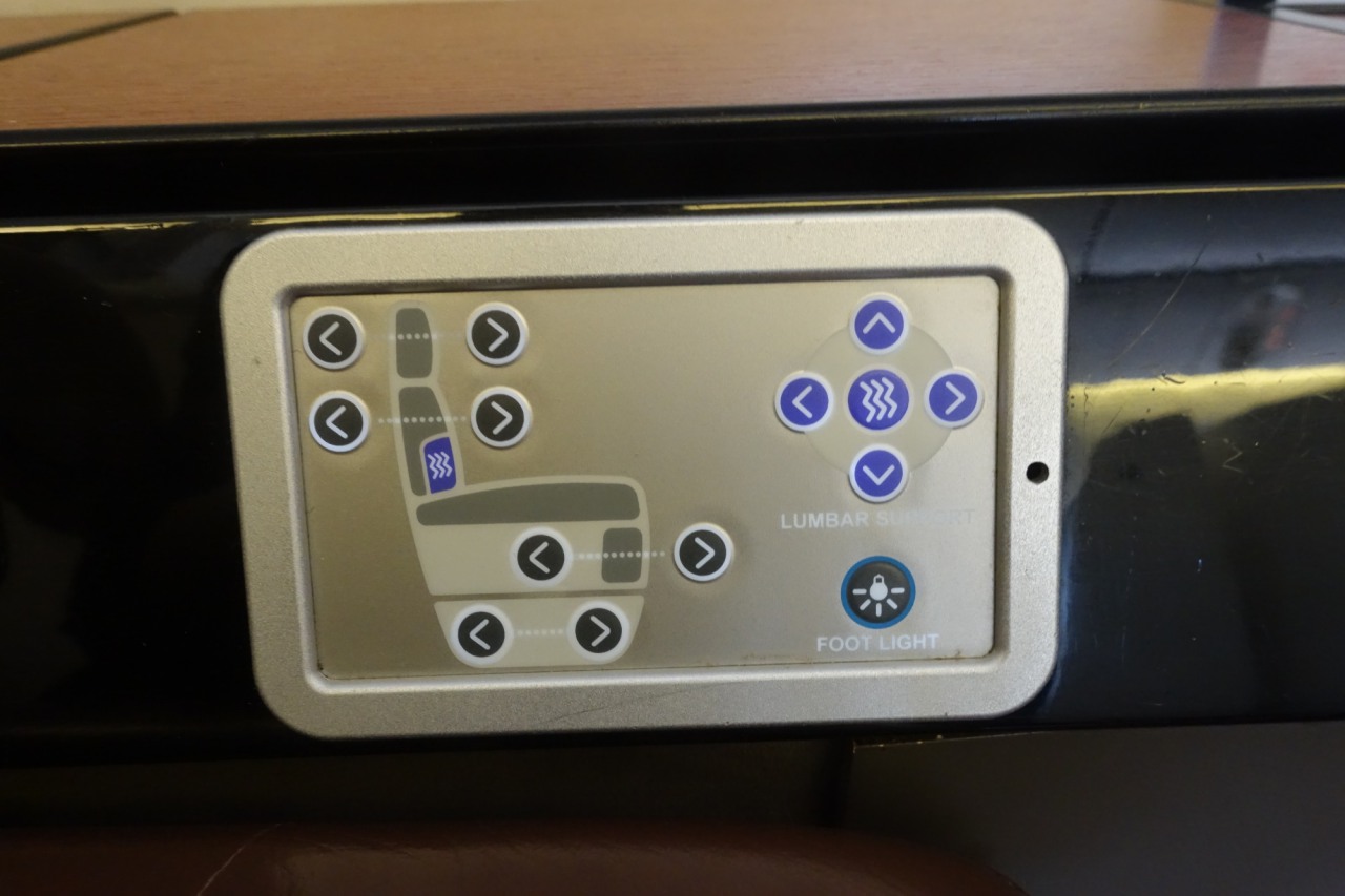 JAL First Class Seat Controls