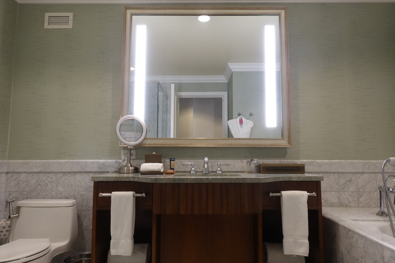 Mandarin Oriental Washington, DC Review: Club Room Bathroom
