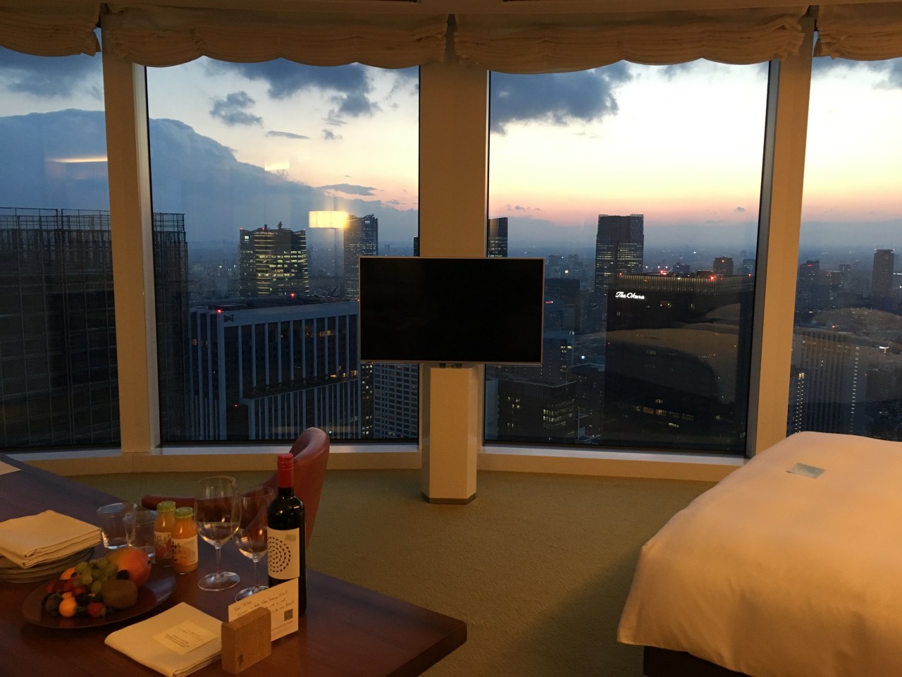 Sunset from a Deluxe Room, Andaz Tokyo Review