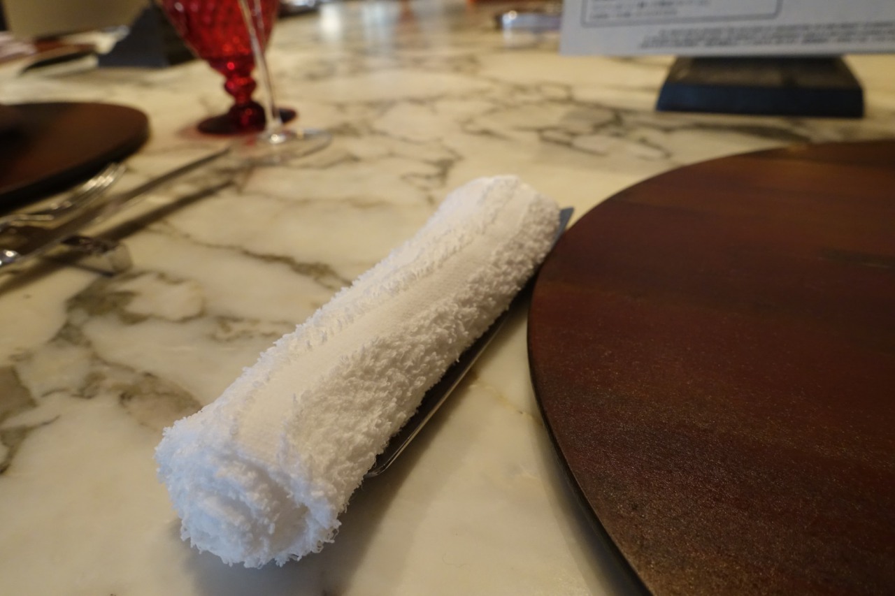 Oshibori, Pizza Bar on 38th, Mandarin Oriental Tokyo
