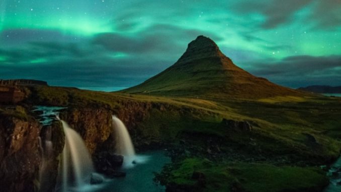 Iceland Reopens to All Vaccinated Travelers March 2021