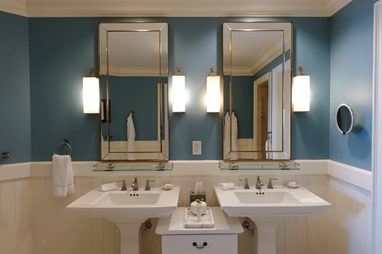 Double Sinks, Rosewood Bermuda Hotel Bathroom