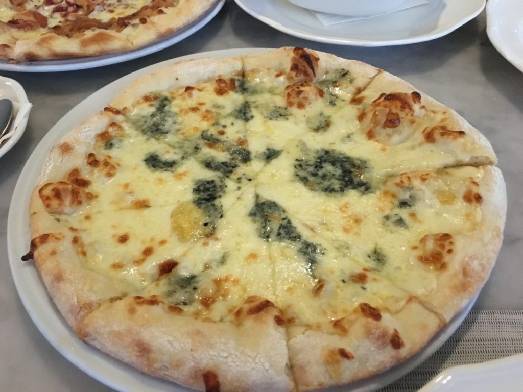 Five Cheese Pizza, Sul Verde Bermuda Review