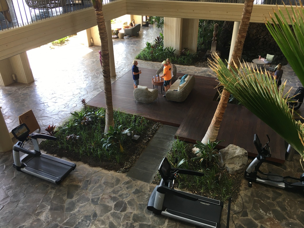 Guess the Beach Resort: Open Air Lobby