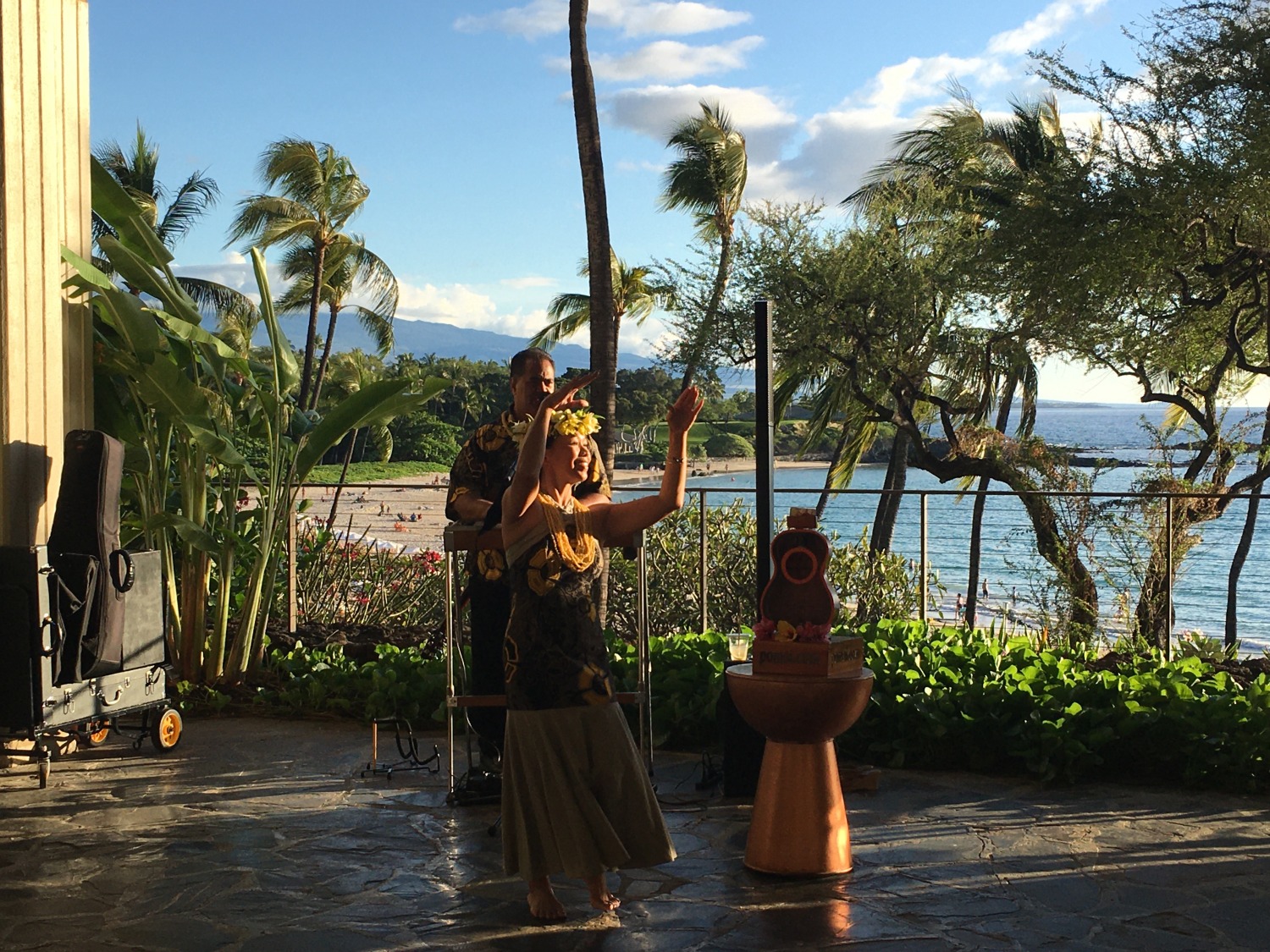 Live Music and Hula at the Copper Bar, Mauna Kea Beach Hotel