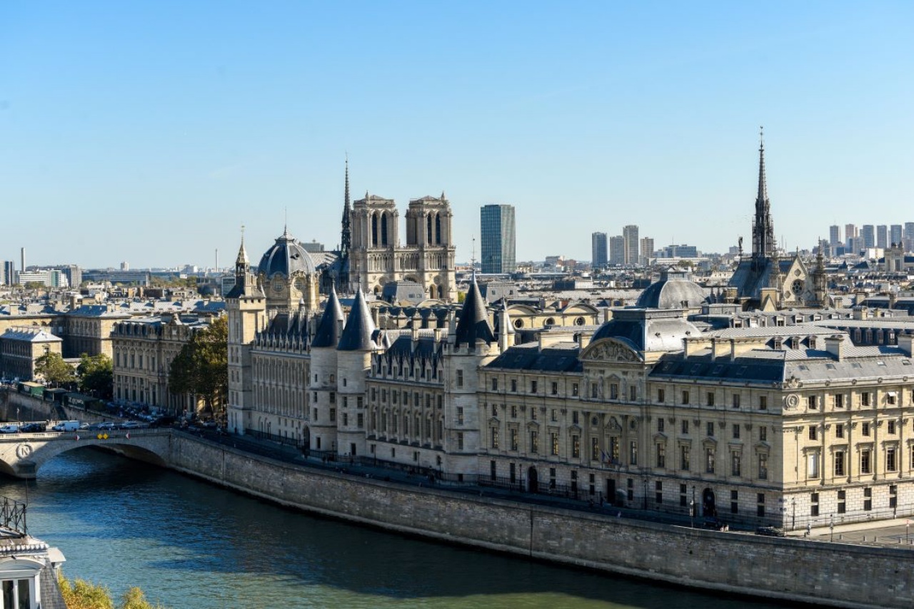 Cheval Blanc Paris: Notre Dame Suite View