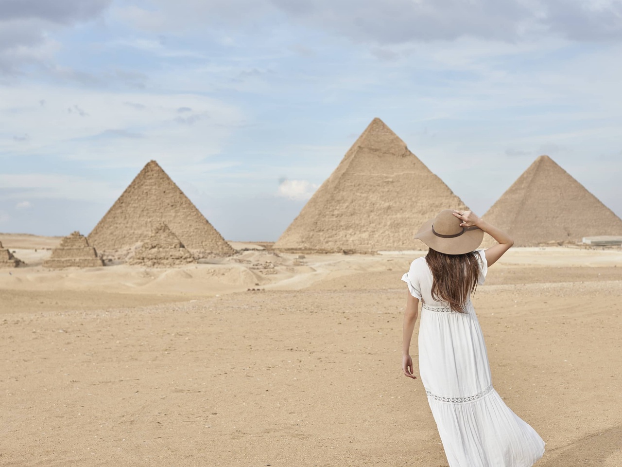 Four Seasons Private Jet: Giza Pyramids