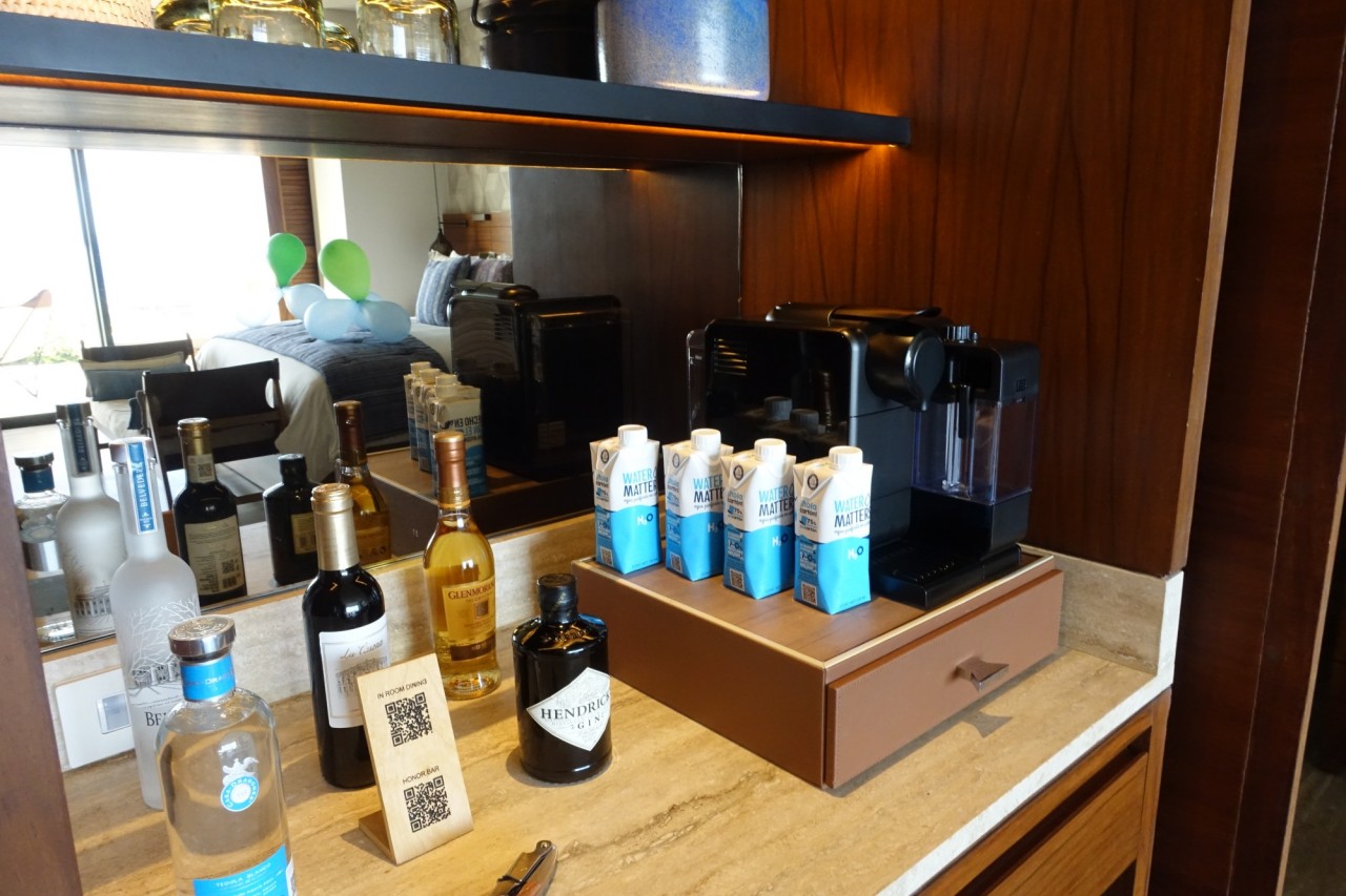 Honor Bar, Nespresso Machine, Zadun