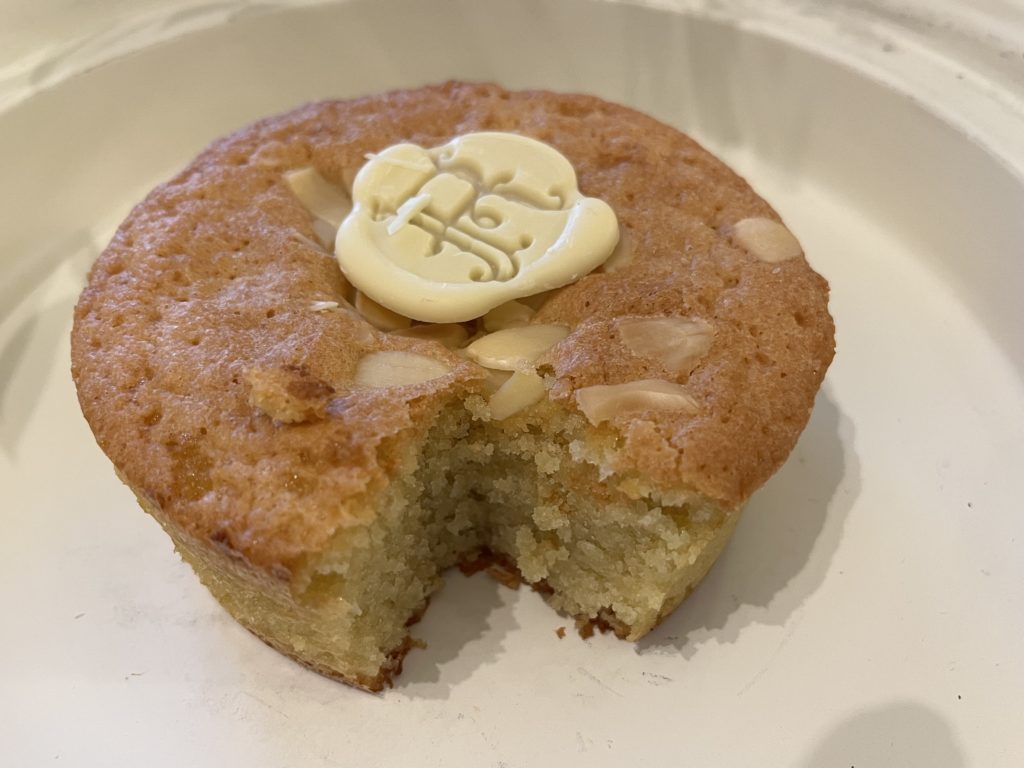 Almond Cake, Guess the Luxury Hotel