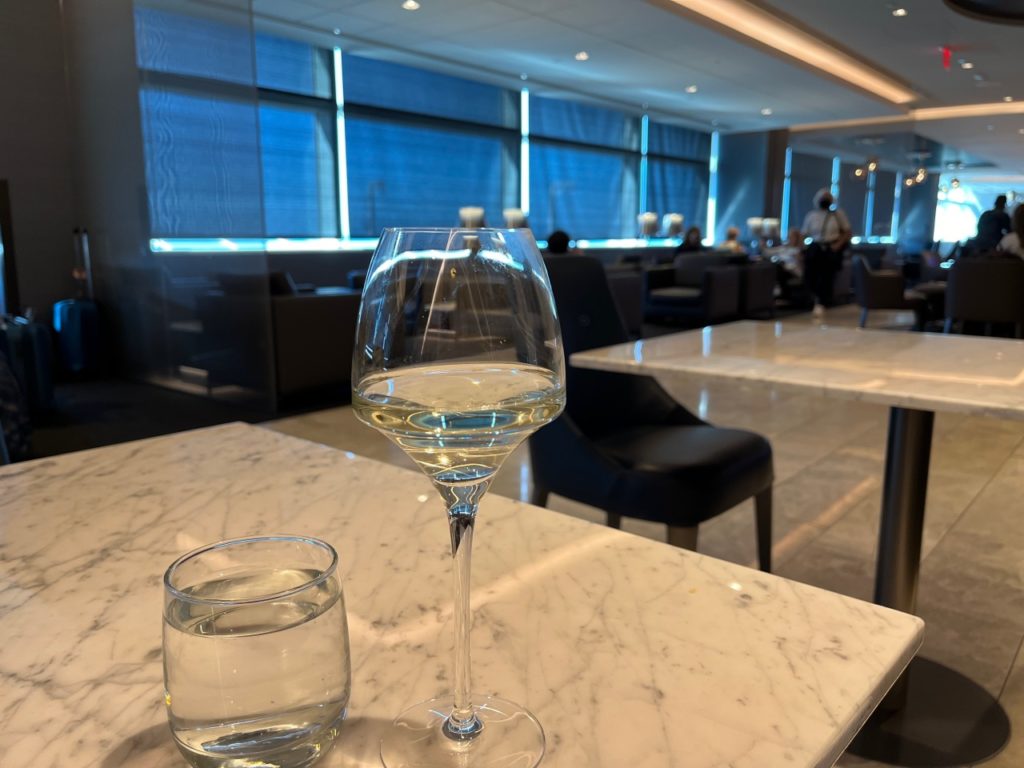 Decent Sauvignon Blanc, United Polaris Lounge, SFO