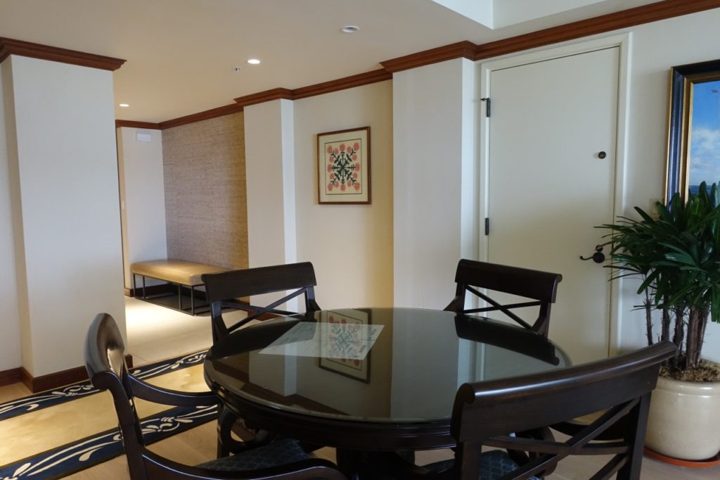 Deluxe Suite Dining Table, Grand Hyatt Kauai Review