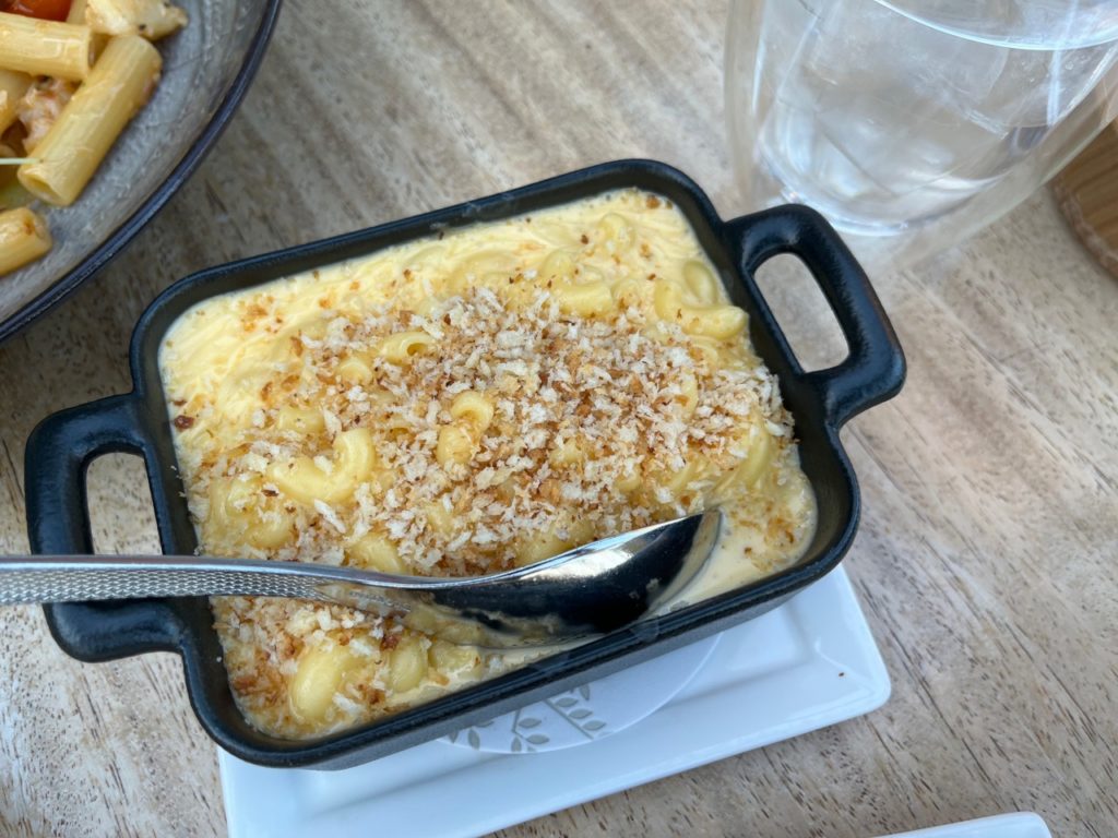 Smoked Gouda Mac and Cheese, One Forty Lanai Review