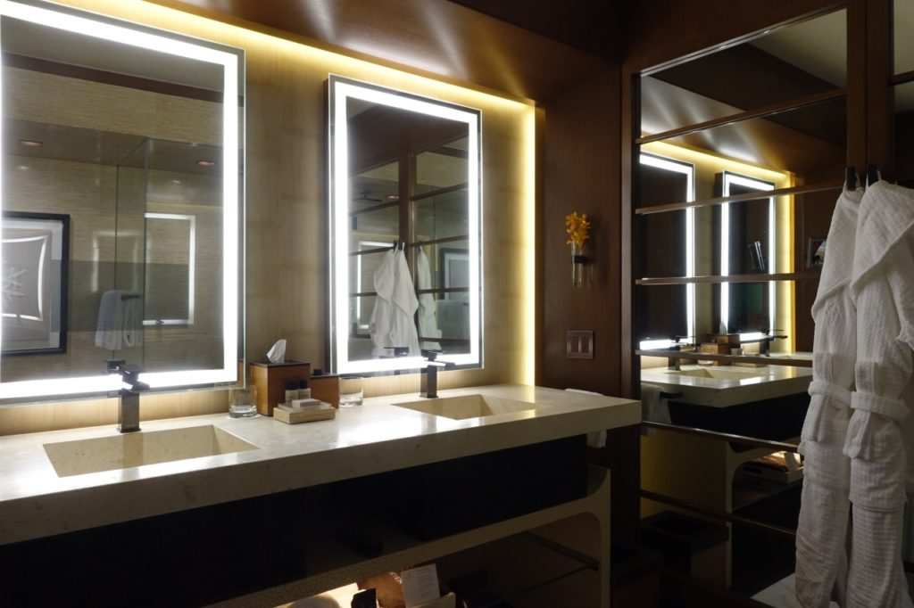 Double Sinks, Four Seasons Lanai Bathroom