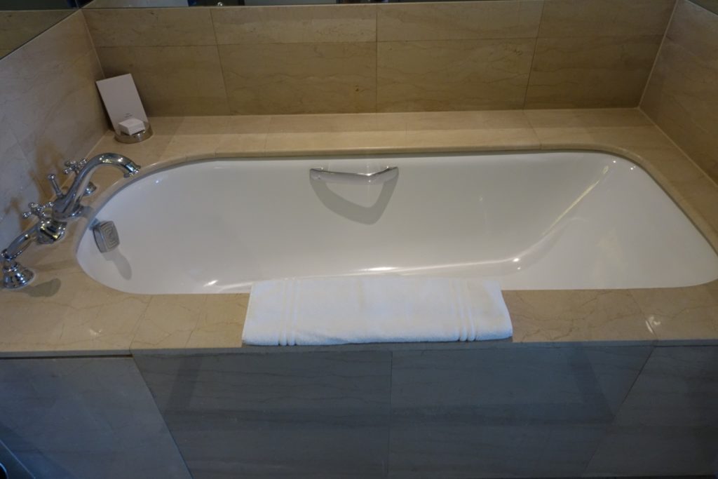 King Premium Bathroom Soaking Tub, Hyatt Paris Madeleine