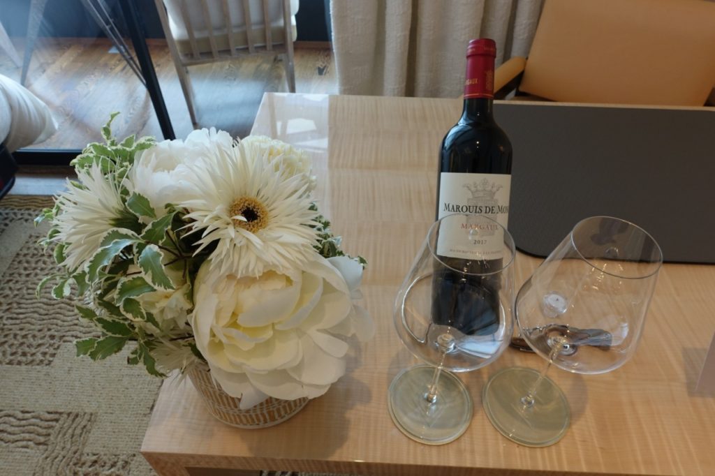 Red wine welcome amenity, Cheval Blanc Paris