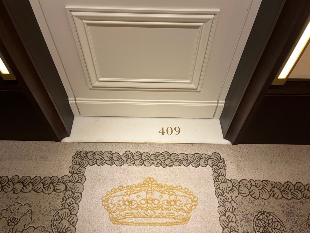 Crown on Carpet, Mandarin Oriental Ritz Madrid