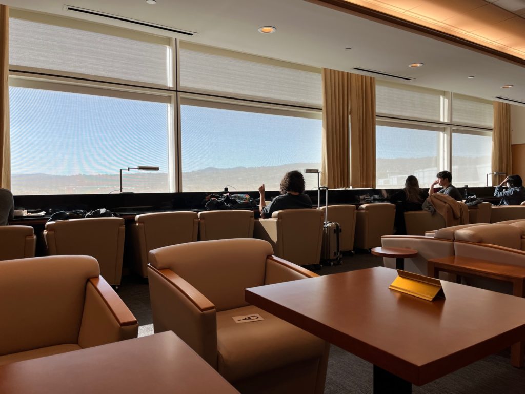 JAL Sakura Lounge SFO