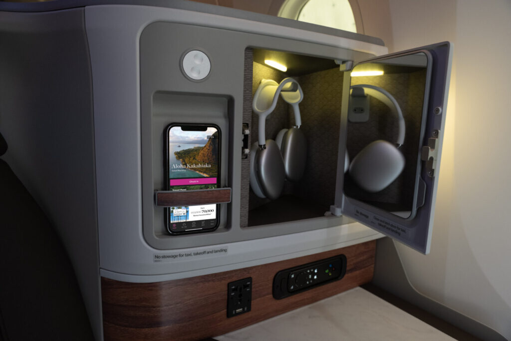 Hawaiian Airlines 787 Business Class Leihoku Suites Storage Compartment and Power Outlets