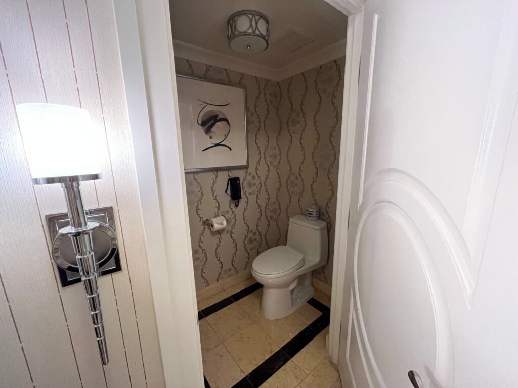 Toilet, The Palazzo Las Vegas 