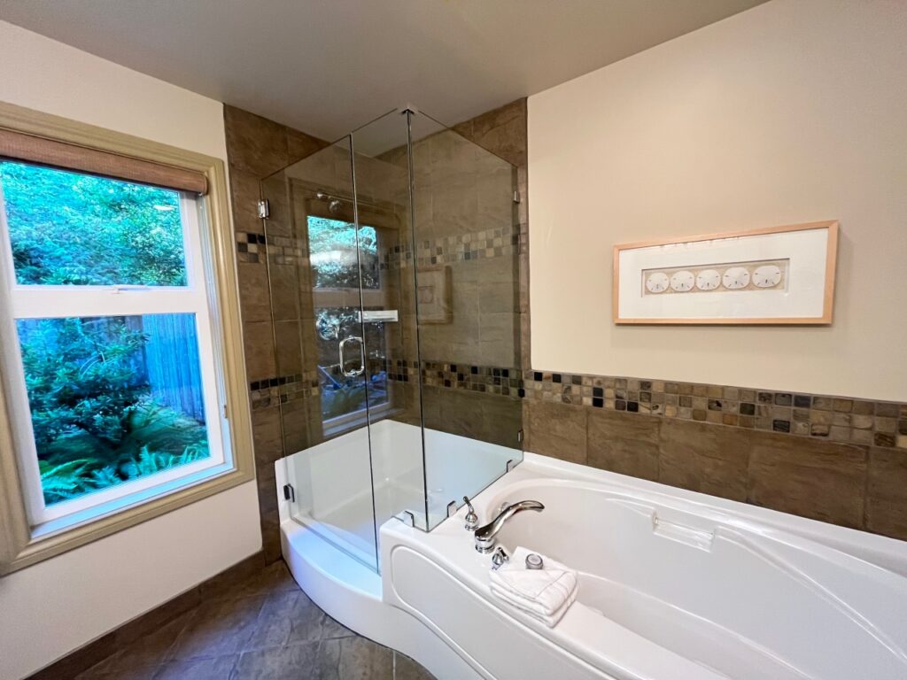 Rainforest Cottage Bathroom, Long Beach Lodge Review, Tofino